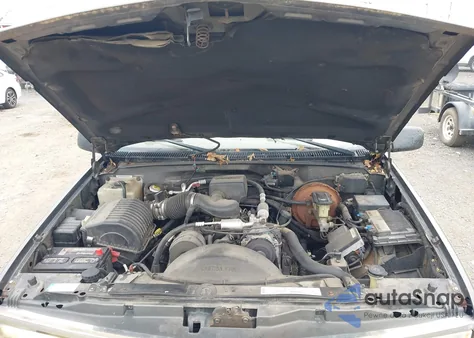 1999 Chevrolet Tahoe Ls z USA, uszkodzony, nr VIN 1GNEK13R0XJ538824